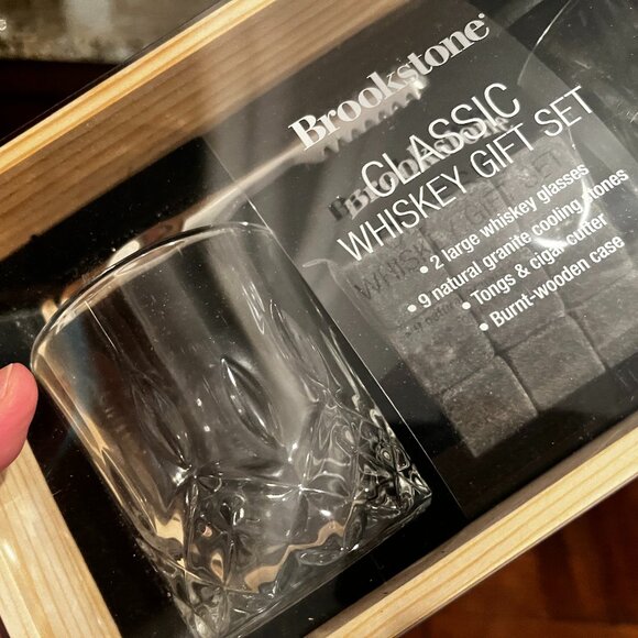 Whisey Gift Set -- (Glasses, Cooling Stones, Tongs) by Brookstone (men/x/NEW) - Picture 2 of 16
